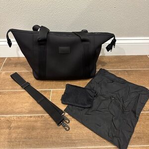Black Medium Size Dagne Dover Travel Tote Bag (only used 2 times NEW)